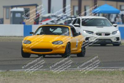 media/Dec-19-2025-Lucky Dog Racing (Fri) [[3b7b1b5fc8]]/Beginner/Session 2 Turn 1/